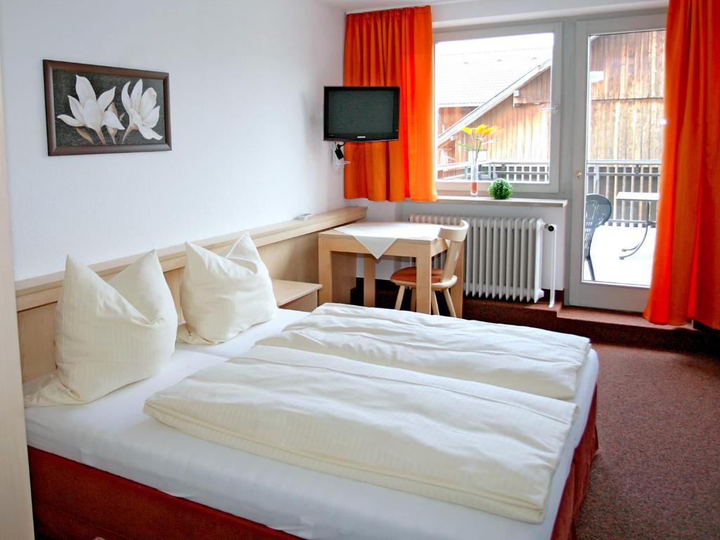 Gasthof Roessle Rieden Rum bild